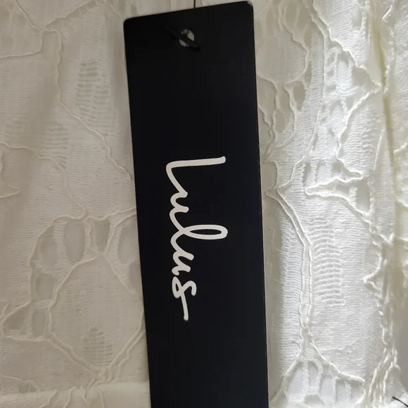 Lulu's lace white cutout dress size XS - Picture 4 of 9